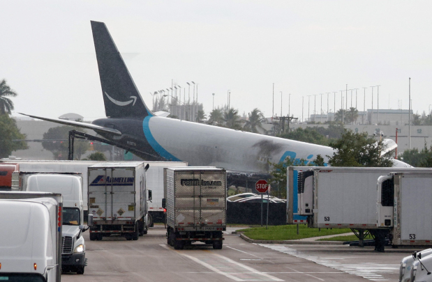 Five die in Miami airport plane crash